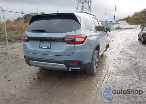 2024 Honda Pilot Touring z USA, uszkodzony, nr VIN 5FNYG1H72RB043484